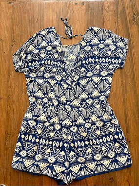 Rhapsody Geometric Tribal Print Tie Back Romper - Size Large